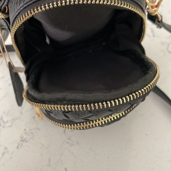 Mellow World Zip Around Cell Phone Crossbody Bag - Picture 4 of 5